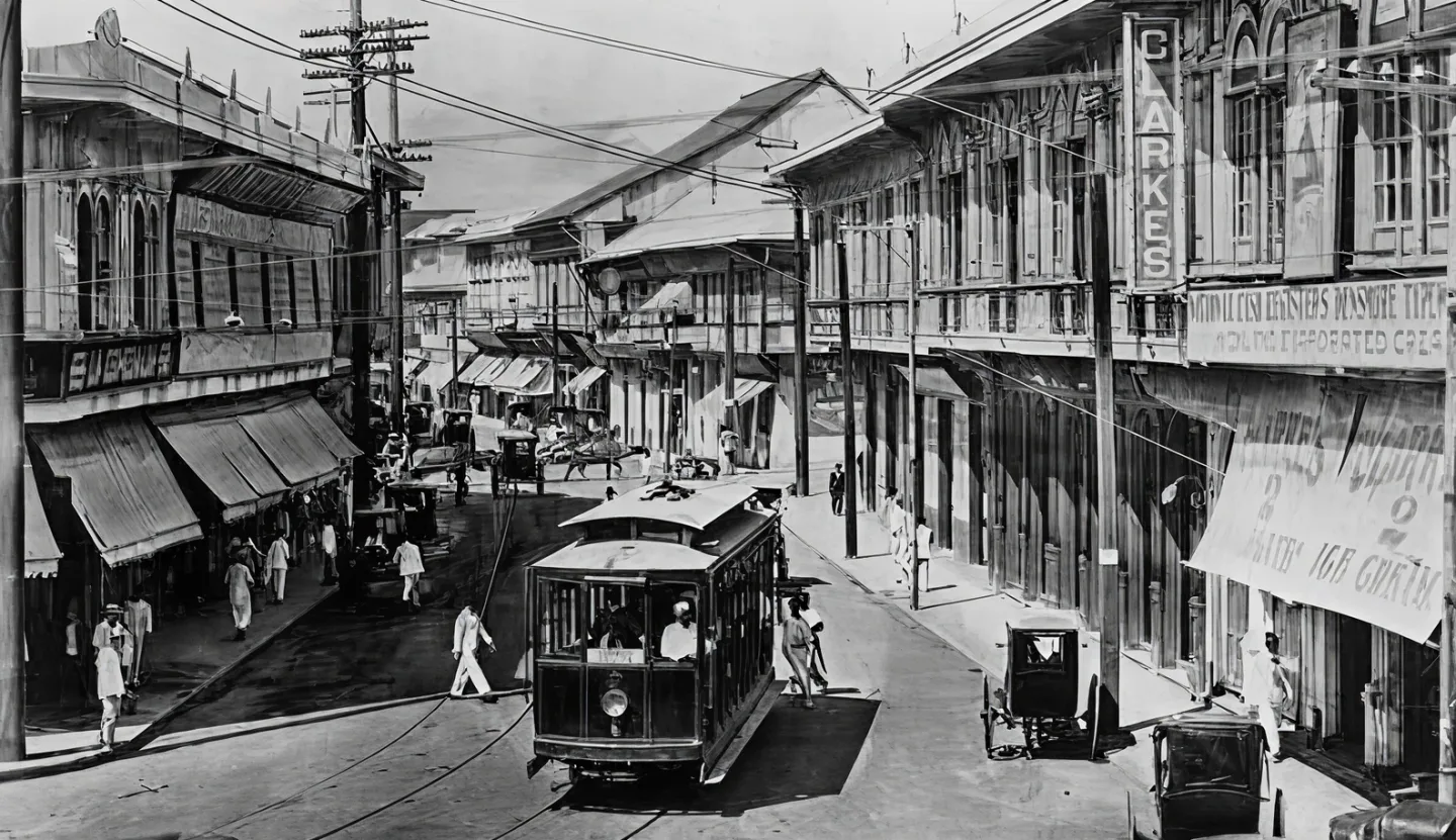 An early Meralco electric streetcar traveling through Manila in 1903.