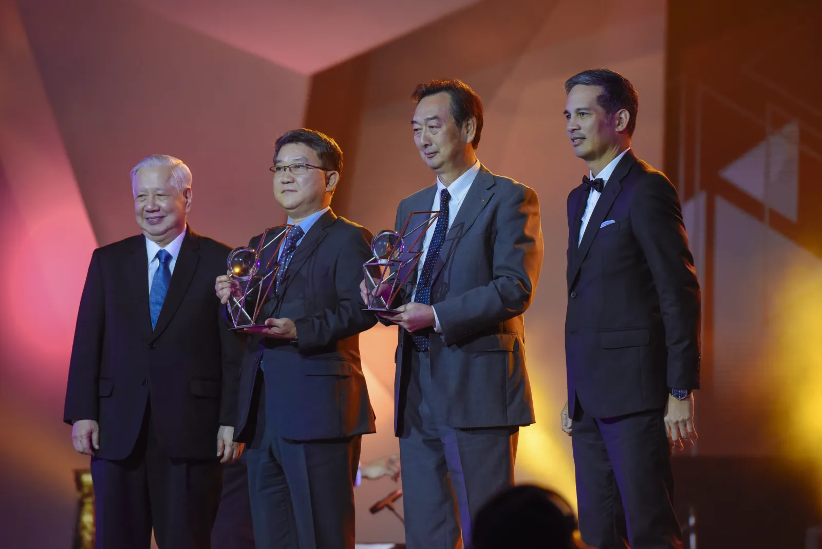 7th Meralco Luminaries Awards Night (2018) Part 2 — photo download-18