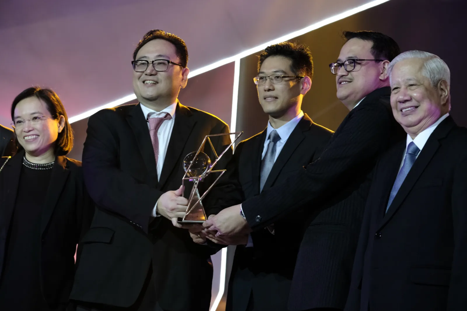 7th Meralco Luminaries Awards Night (2018) Part 3 — photo download-73