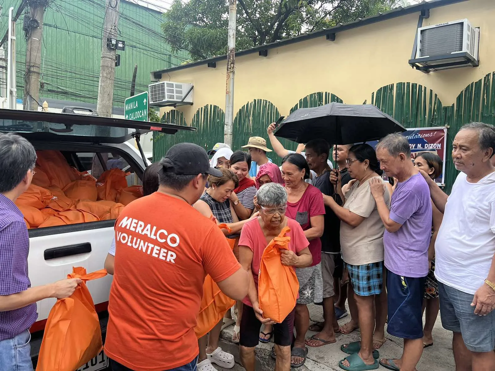 Residents of Barangay Tinajeros,