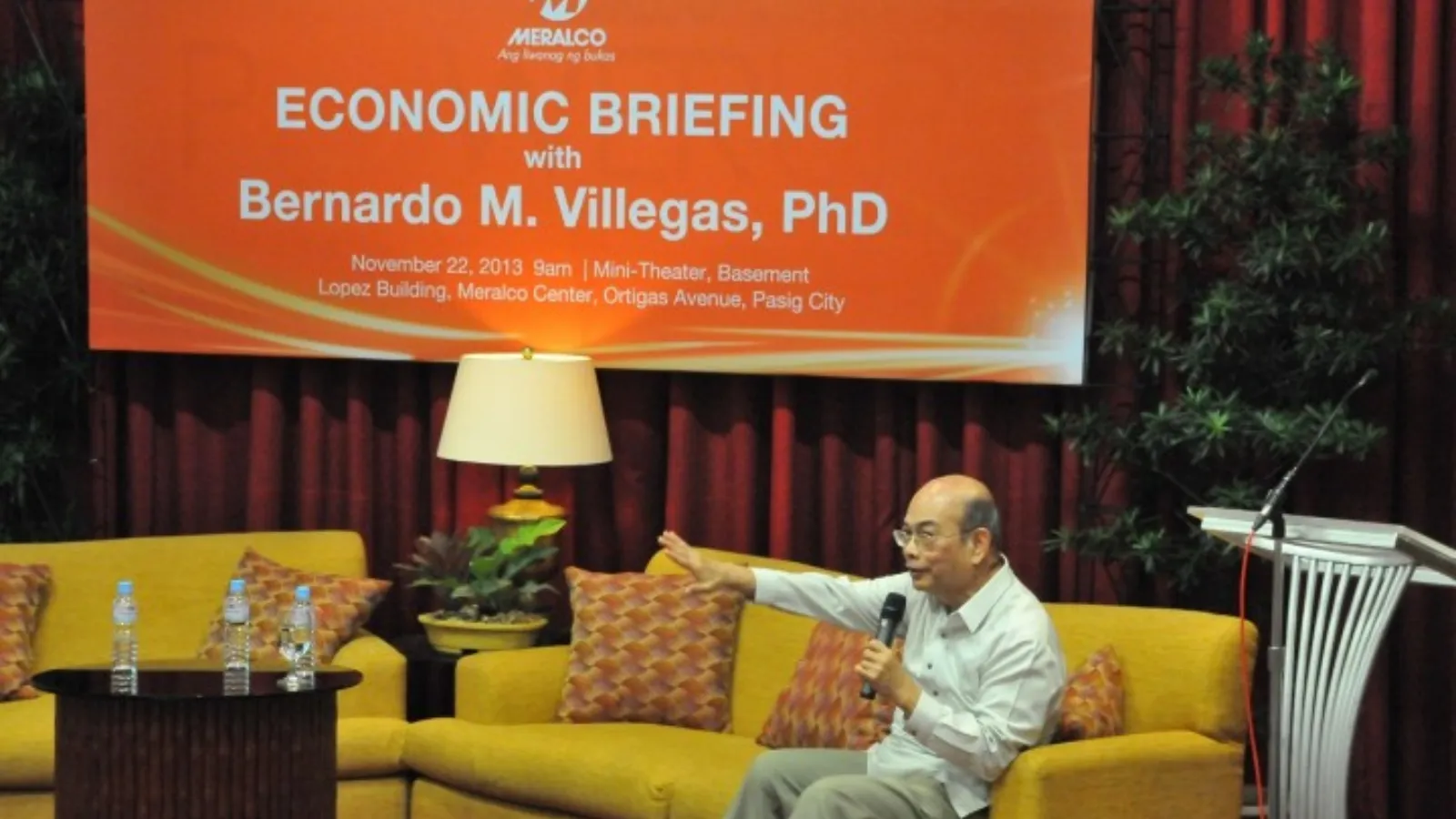 Economic Briefing with Dr. Villegas